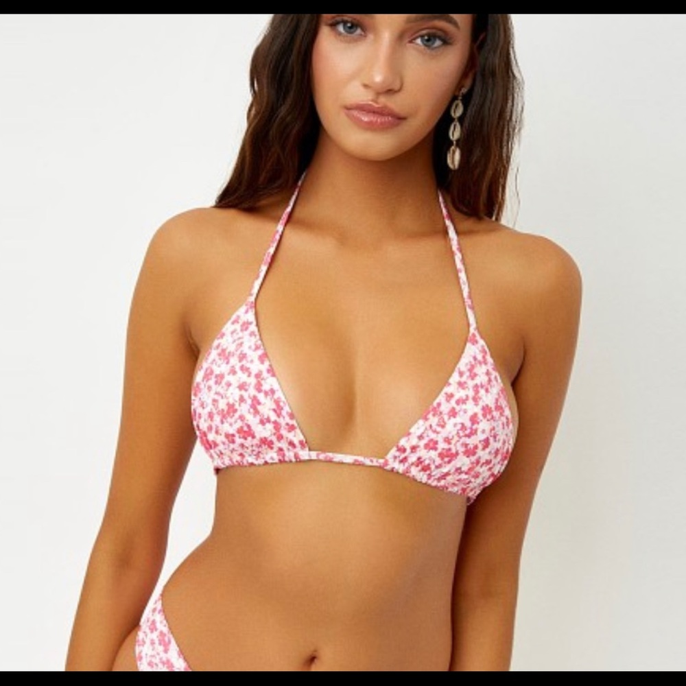 Nick top-Delia Frankies bikinis
